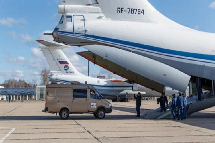 Rusya'dan Sırbistan'a 11 uçak yardım