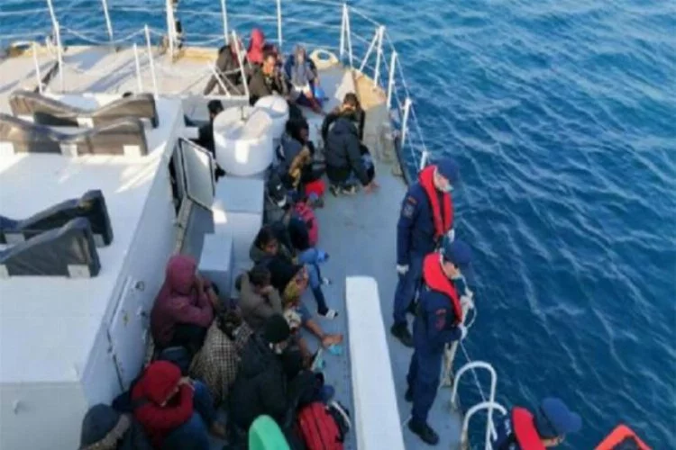 Yunan askerinin denize bıraktığı göçmenleri Türk Sahil Güvenliği kurtardı