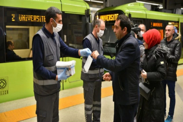 Bursa'da ücretsiz maske dağıtımı başladı!