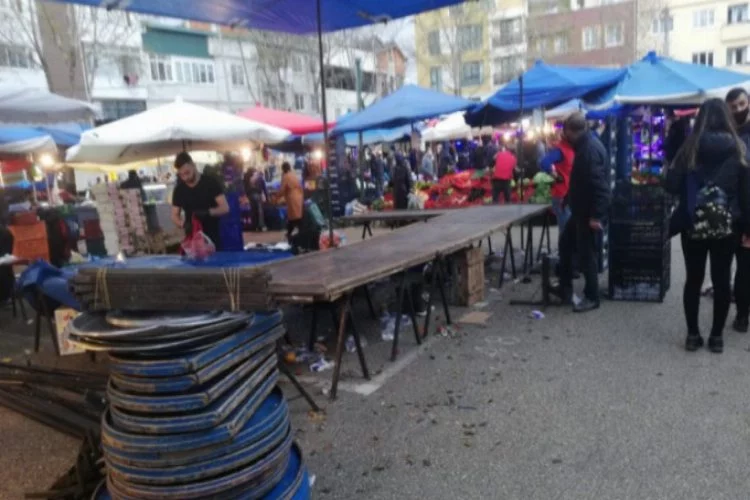 Bursa'da pazar tezgahları 3 saat içinde boşaldı!