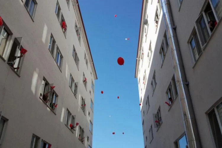 'Memleketim' şarkısı eşliğinde gökyüzüne balon bıraktılar
