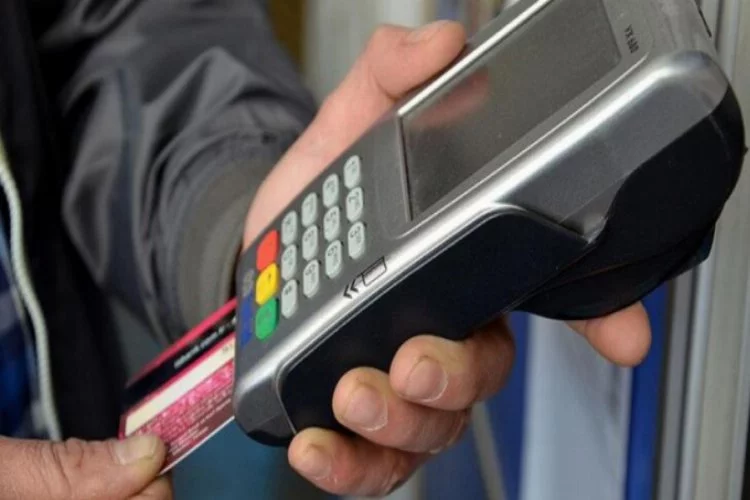 Kovid-19'un bulaş riskini azaltmak için kredi kartı kullanımı önerisi