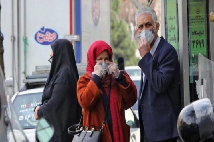 İran'da virüsten can kaybı 4 bin 332 oldu