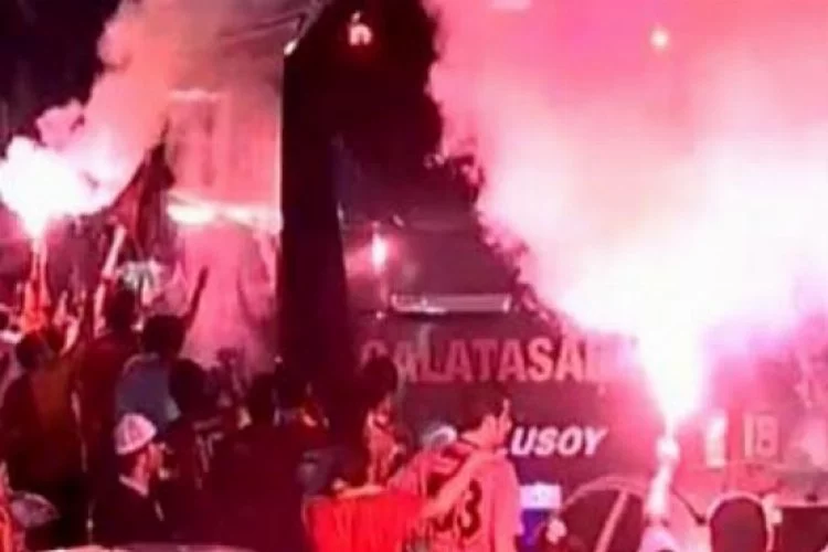 Galatasaray futbol takımı az daha yanıyordu