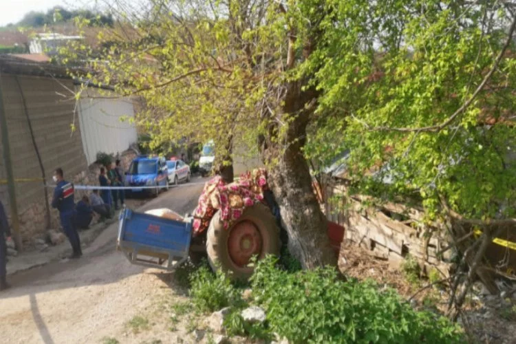 Bursa'da feci ölüm: Traktör ile ağaç arasına sıkışarak...