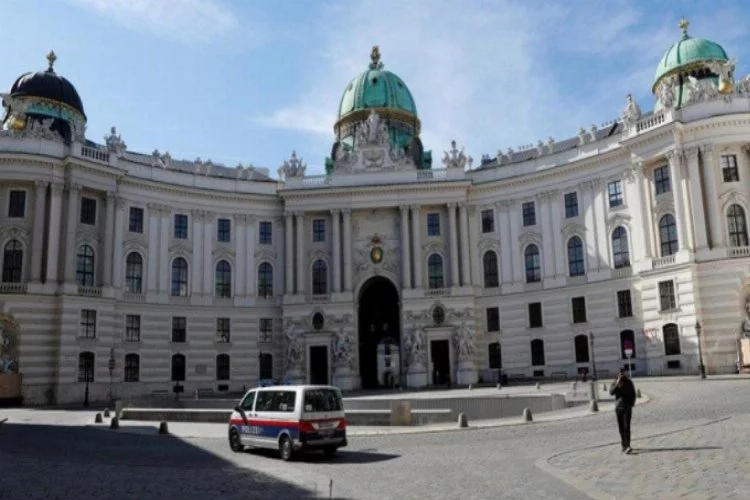 Hofburg Sarayı'nda bomba ihbarı!