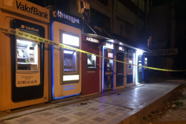 Bursa'da babasına kızan kadın ATM'leri parçaladı!