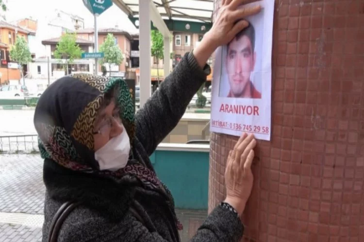 Bursa'da sokak sokak gezip engelli oğlunu arıyor