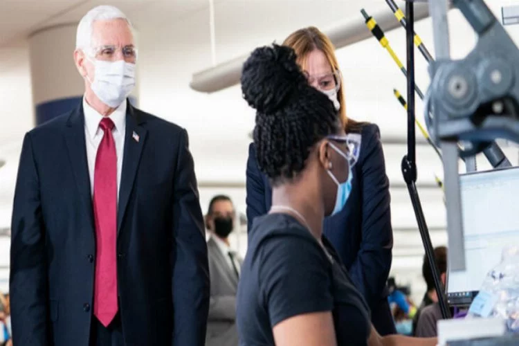 Mike Pence'ten maske itirafı