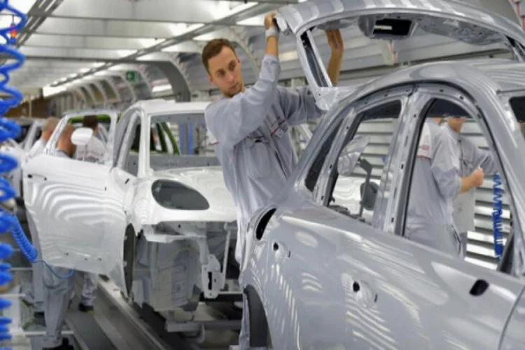 Alman otomotiv sektöründe iş durumu nisanda kötüleşti