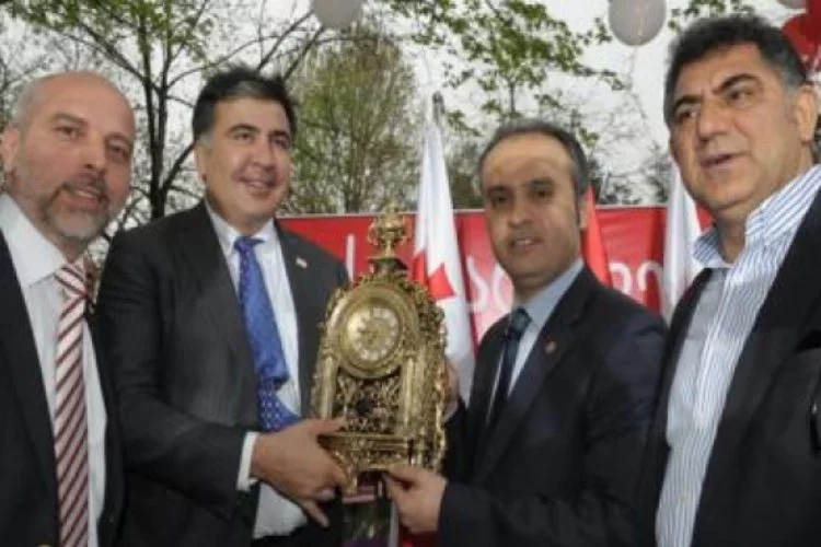 Saakaşvili'ye İnegöl'de tercüme şoku