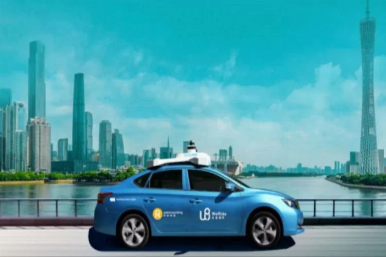 Çin'de sürücüsüz robot taksiler piyasada