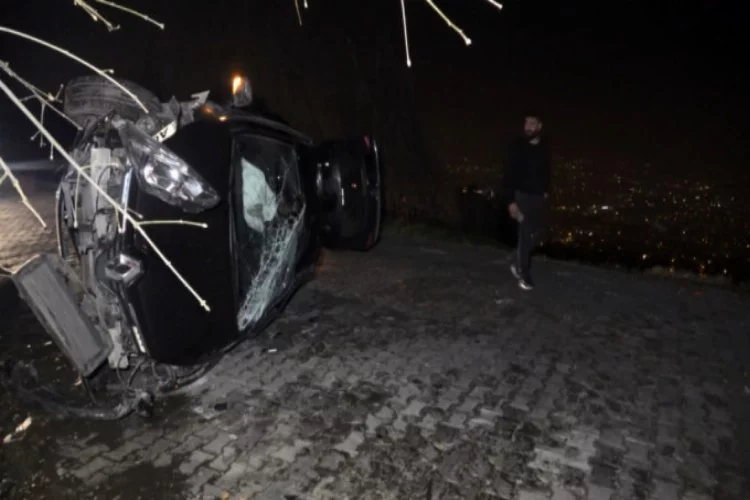 Bursa'da otomobil, hafif ticari araca çarpıp, takla attı: 1 yaralı