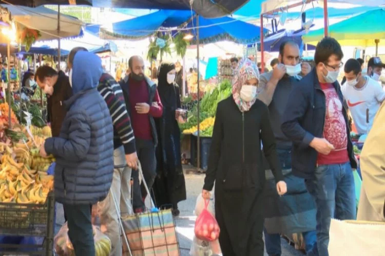 Bursa'da yasak öncesi pazar ve kasaplarda yoğunluk