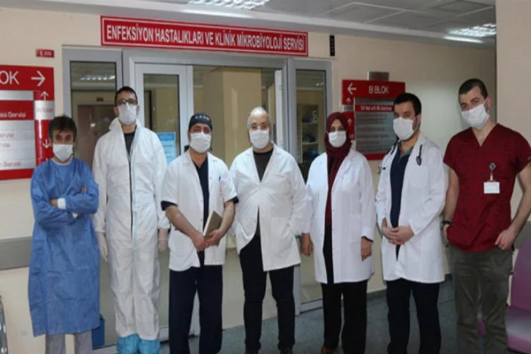 Koronavirüsü yenen 7 sağlık çalışanı immün plazma bağışı yaptı