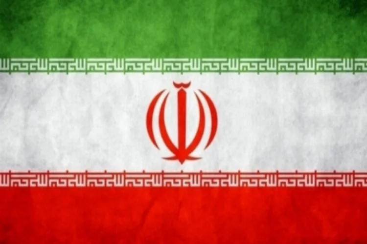 İran donanması kendi gemisini yanlışlıkla vurdu