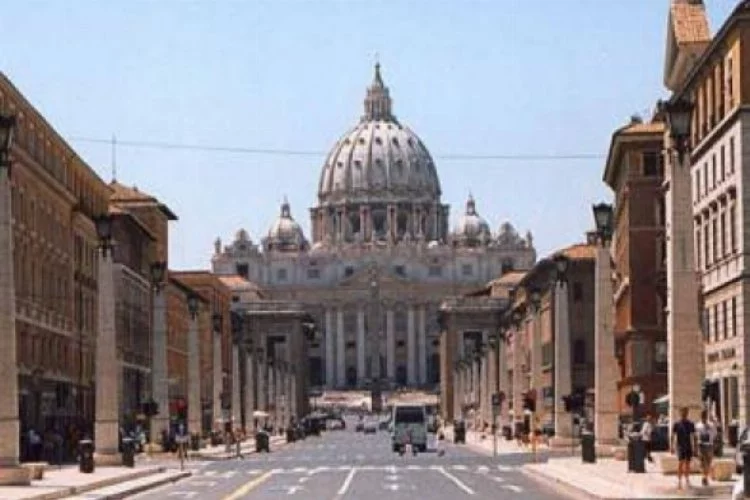 Vatikan'ın rahipleri pornocu çıktı