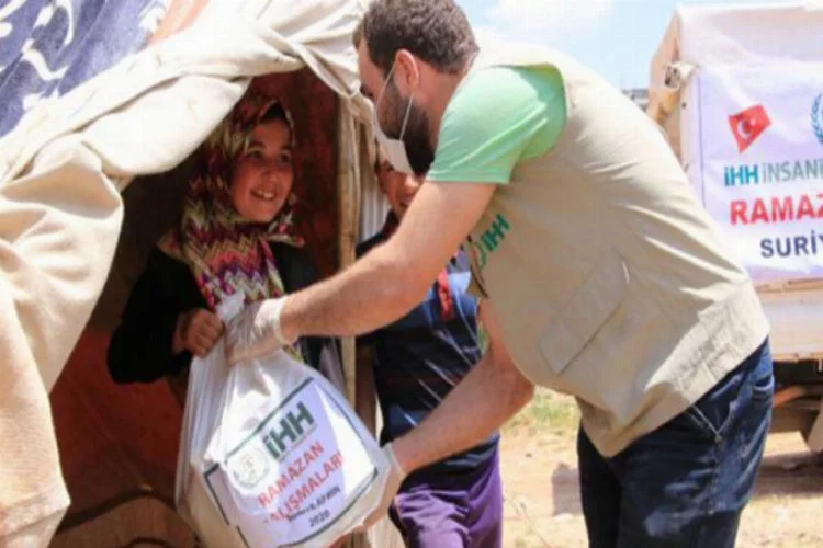Afrin'de, 20 bin sivile ramazan için gıda yardımı