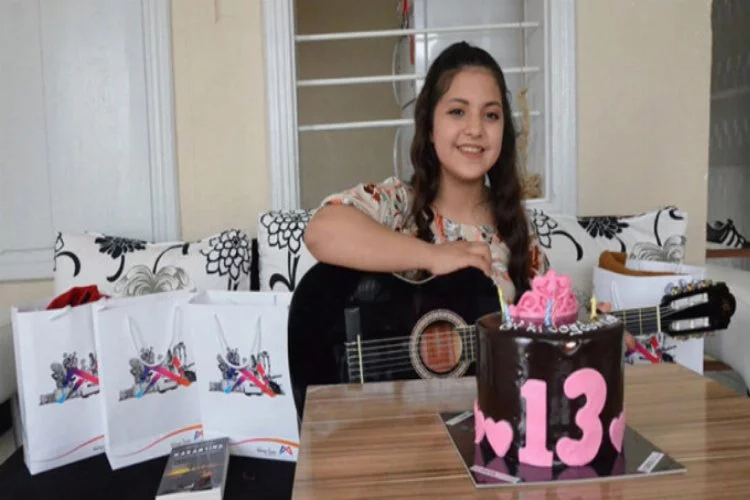 Kalp hastası Ceren'in gitar hayali, doğum gününde gerçek oldu