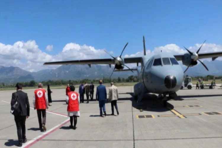 Gönderilen tıbbi yardımlar Arnavutluk'a ulaştı