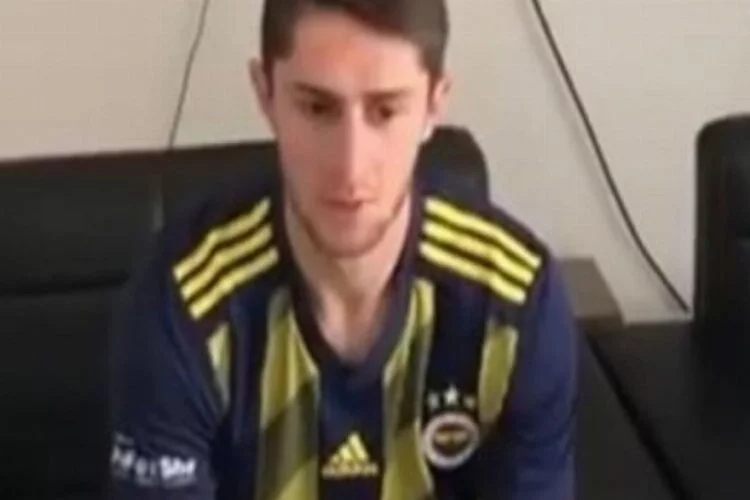 Fenerbahçe'nin yeni transferi formayı giydi!