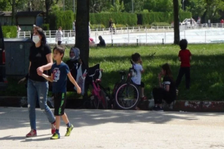 İzin sona erdi, Bursa'da çocuklar parklardan çıkarıldı