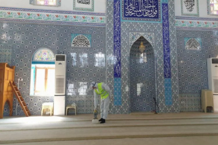 Bursa Yıldırım'da ibadethaneler dezenfekte ediliyor