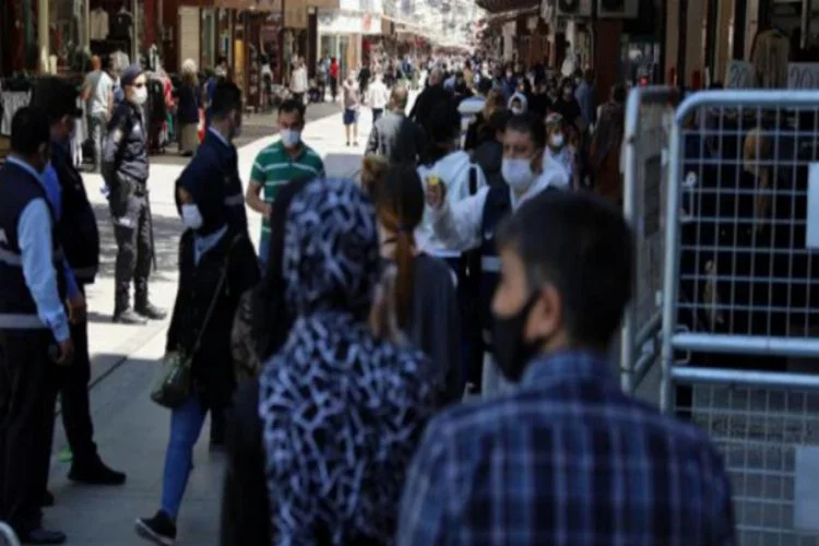 Gaziantep'te çarşıda yasak öncesi yoğunluk yaşandı