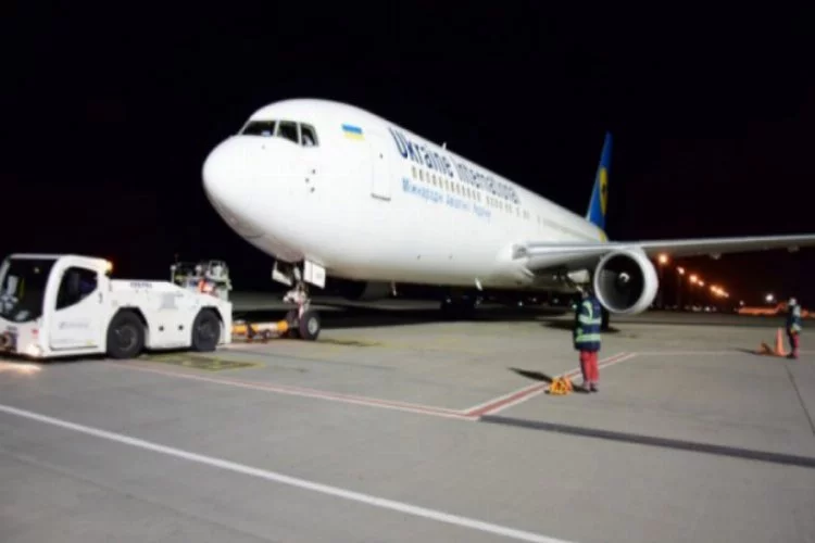 Ukrayna, aralarında Türkiye'nin de bulunduğu 3 ülkeye uçuşları yeniden başlatıyor