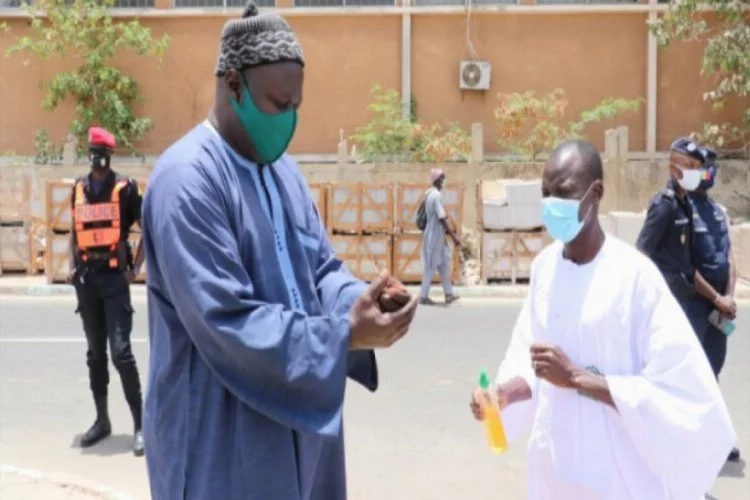 Senegal'de 2 ay sonra ilk cuma namazı