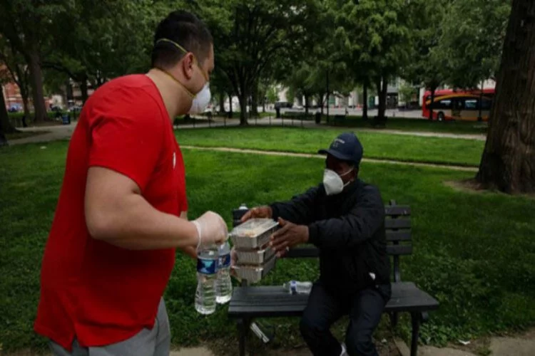 Washington'daki Fenerbahçelilerden evsizlere yardım