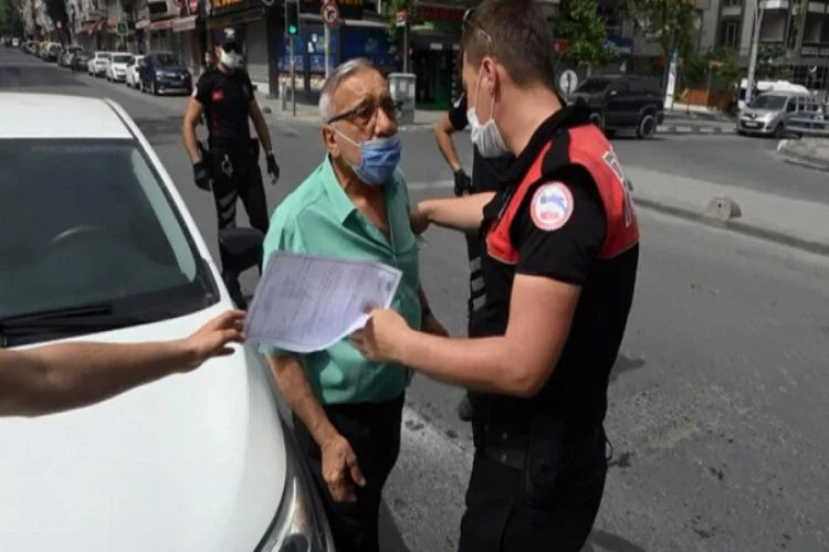 İzin kağıdı kontrol edilen vatandaş polisin üzerine yürüdü