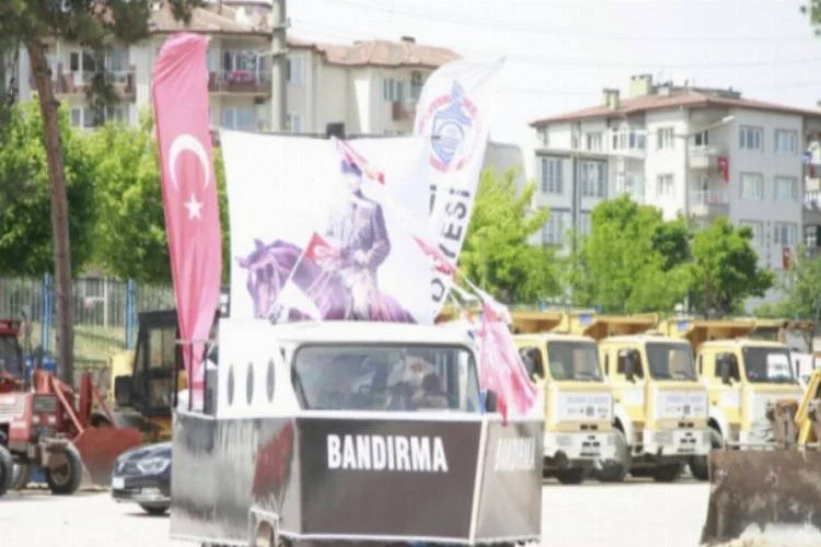 Bursa'da eski zabıta arabası Bandırma Vapuruna dönüştürüldü, şehir turu attı