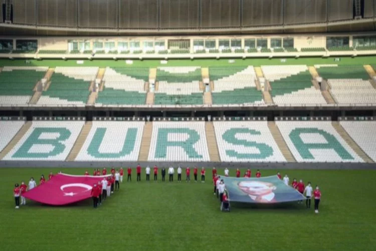 Bursa Büyükşehir Belediye Stadyumu'nda 19 Mayıs coşkusu!