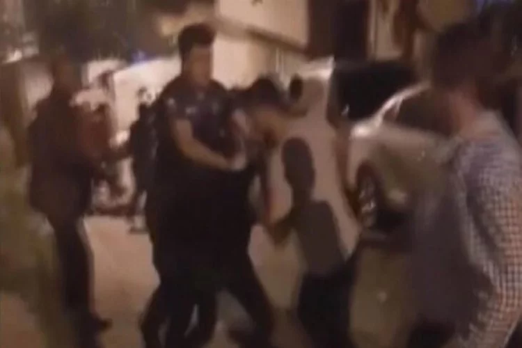 Sokak ortasında kavga: Polis havaya ateş açtı
