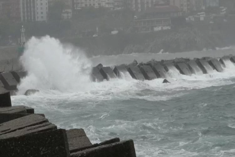 Zonguldak'ta şiddetli fırtına
