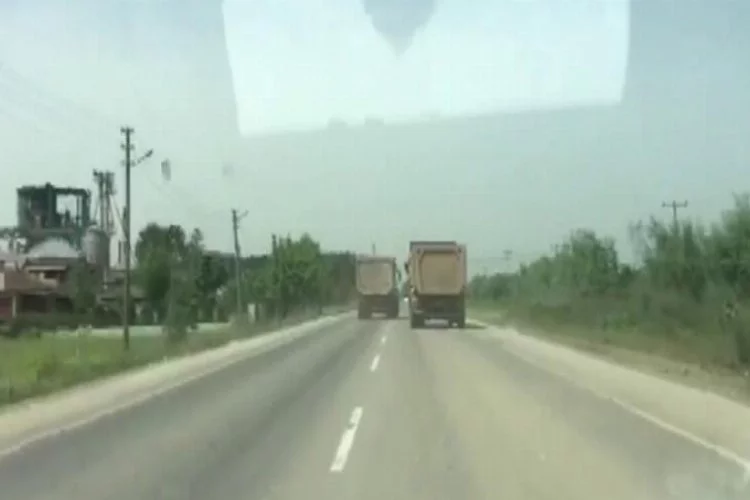 Hatalı sollama yapan kamyon diğer araçları tehlikeye attı