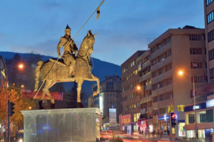 Bursa Büyükşehir: Osmangazi heykelinin kaldırılması söz konusu değildir