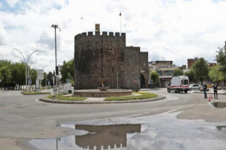 Diyarbakır'da sokaklar boş kaldı