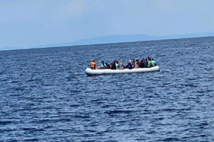 Ölüme terk edilen 40 göçmen kurtarıldı