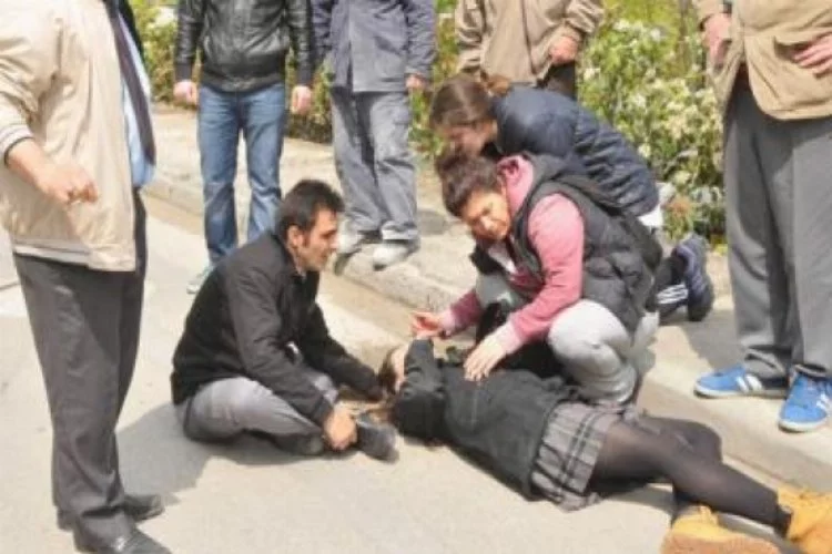 Bursa'da halk otobüsü lise öğrencisine çarptı