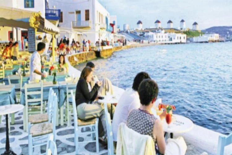 Yunanistan 25 ülkeden turist kabul edecek