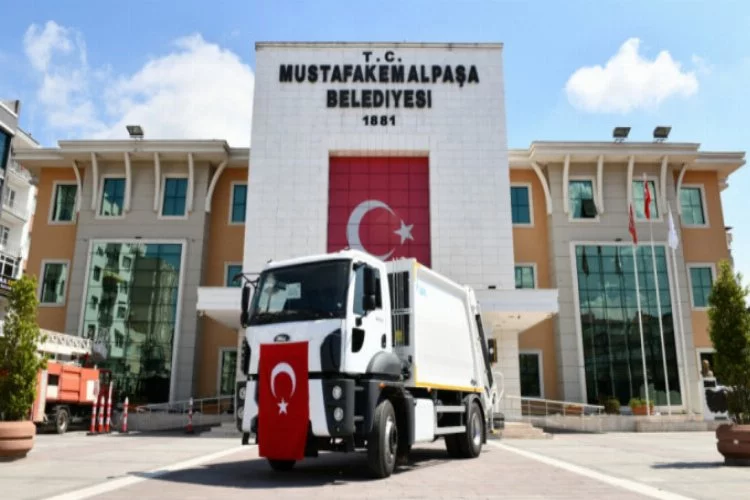 Bakanlıktan Bursa Mustafakemalpaşa'ya çöp kamyonu