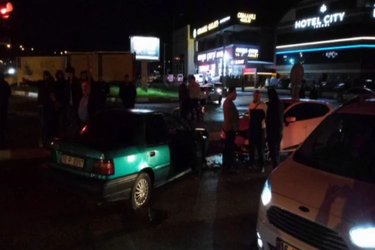 Bursa'da kaza sonrası yaralı arkadaşını bırakıp kaçtı