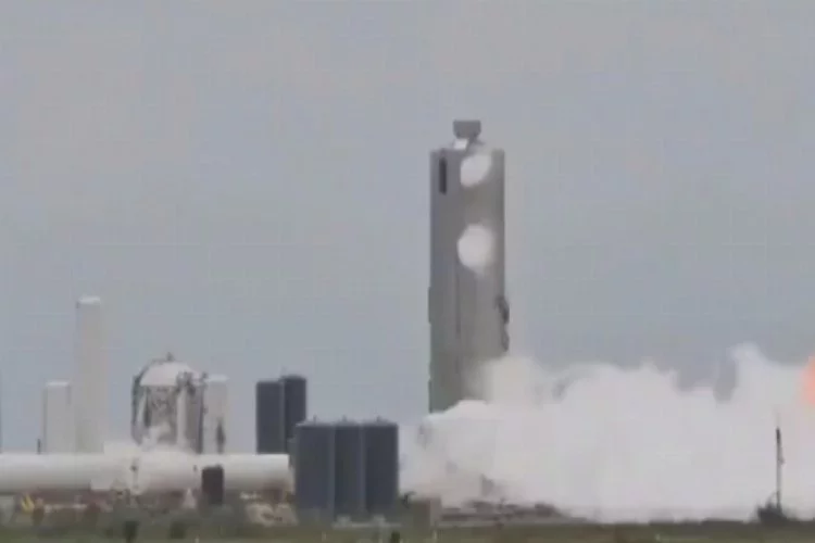 SpaceX'in dev roketi test sırasında patladı!