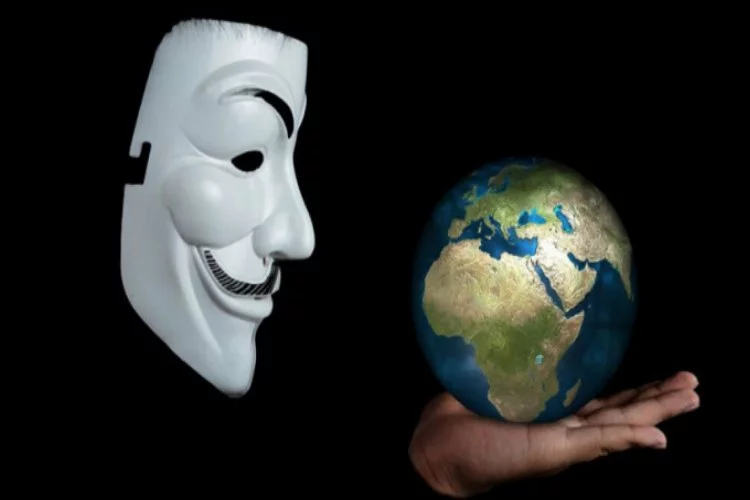 Anonymous'un 'savaş' ilan etmesinin ardından web siteleri çöktü