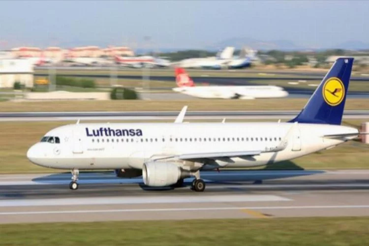 Lufthansa 2,1 milyar euro zarar!