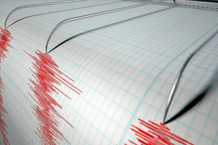 Endonezya'da 7.1'lik şiddetli deprem