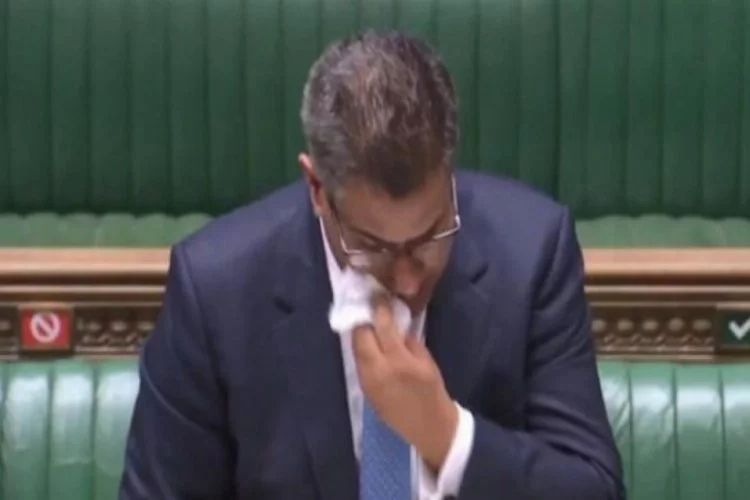İngiltere'de parlamentoda konuşma yapan Ekonomi Bakanı panik yarattı