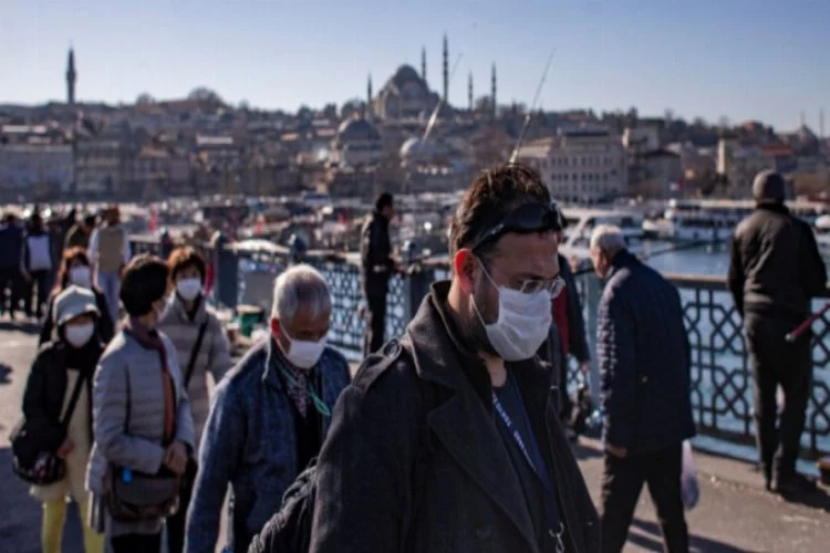 Dünya Sağlık Örgütü'nden tavsiye: Halka açık alanlarda üç katlı maske takılsın